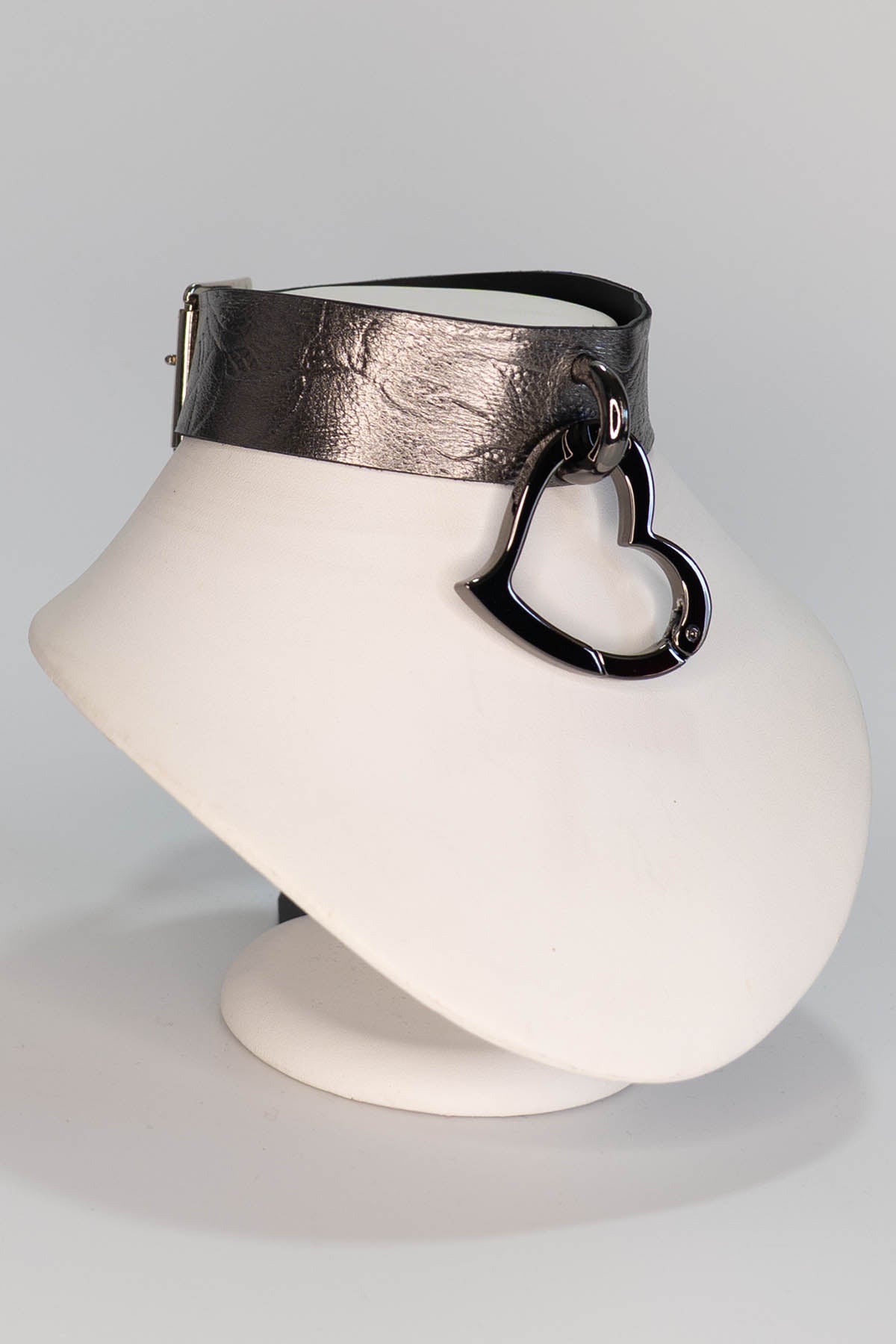 Dark Silver Leather Love Trap Choker