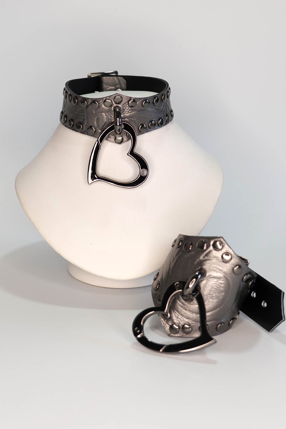 Dark Silver Leather Pointed Love Trap Cuff