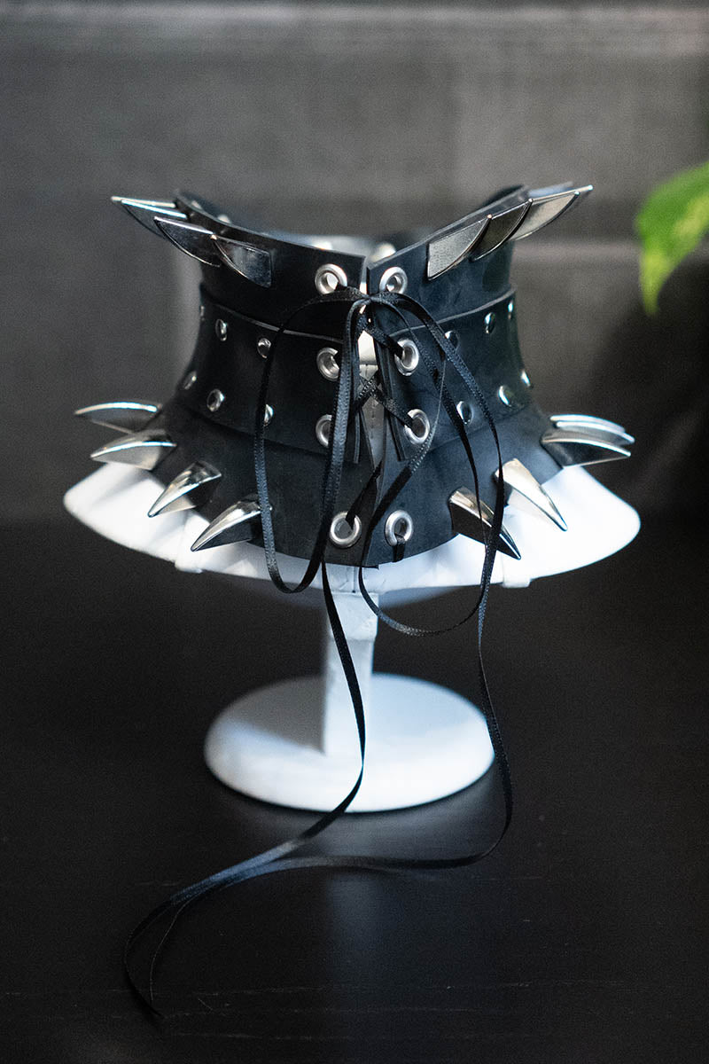 Back view of the posture collar