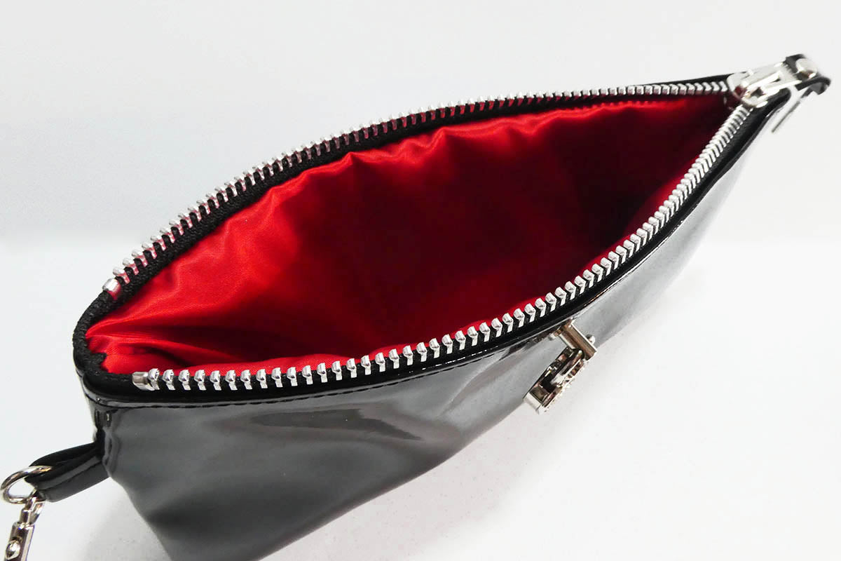 Clutch bag w/ padlock in Gloss PVC