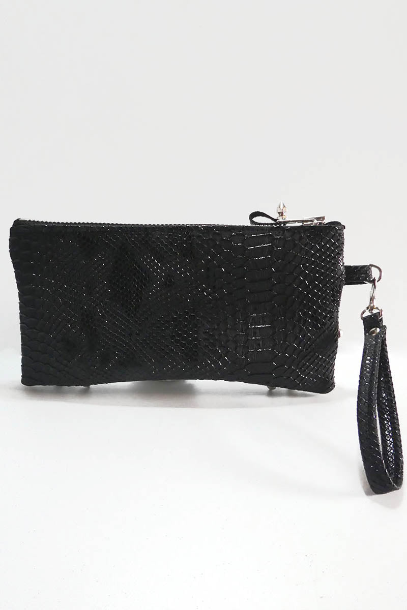 Clutch bag w/ spikes in Snake