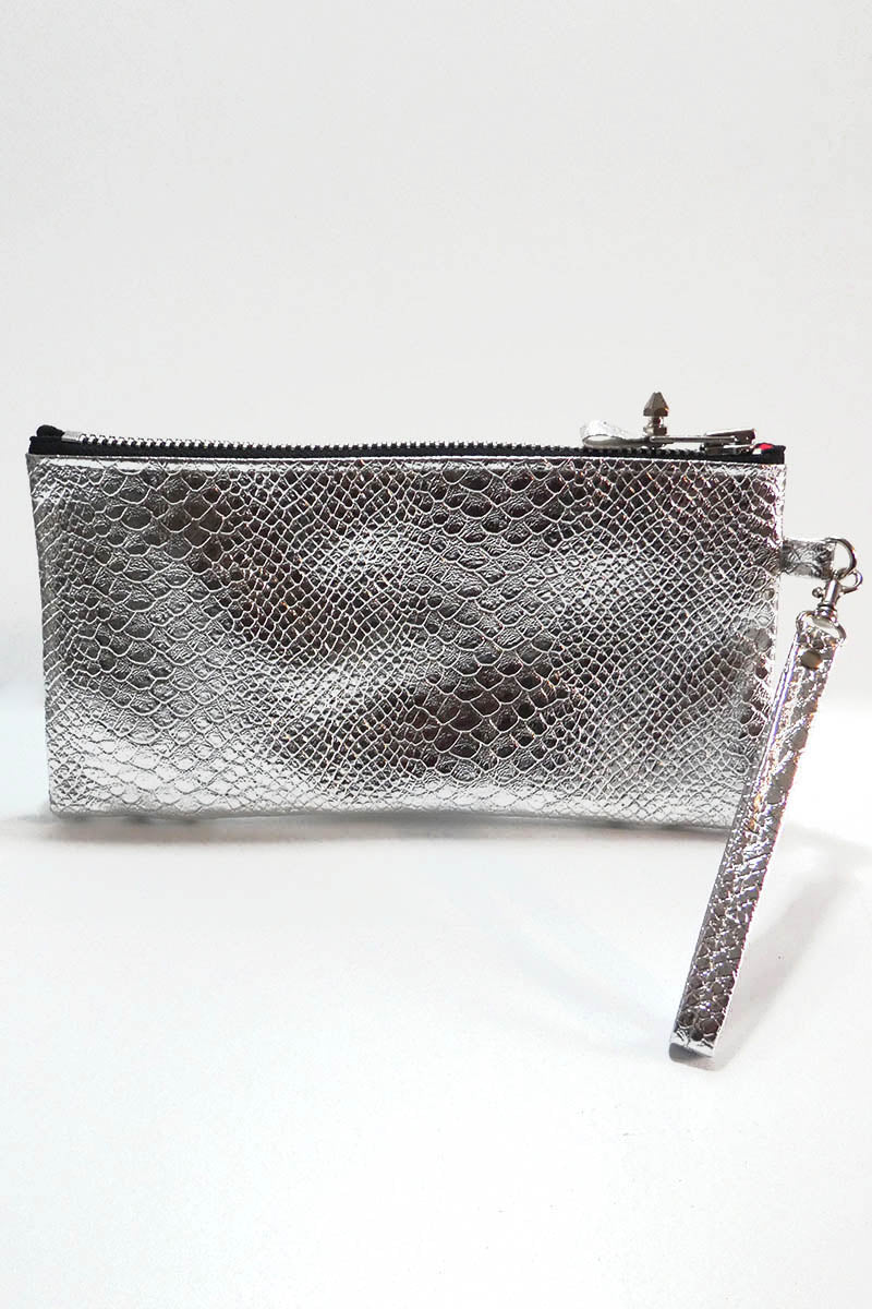 Clutch bag w/ spikes in Snake