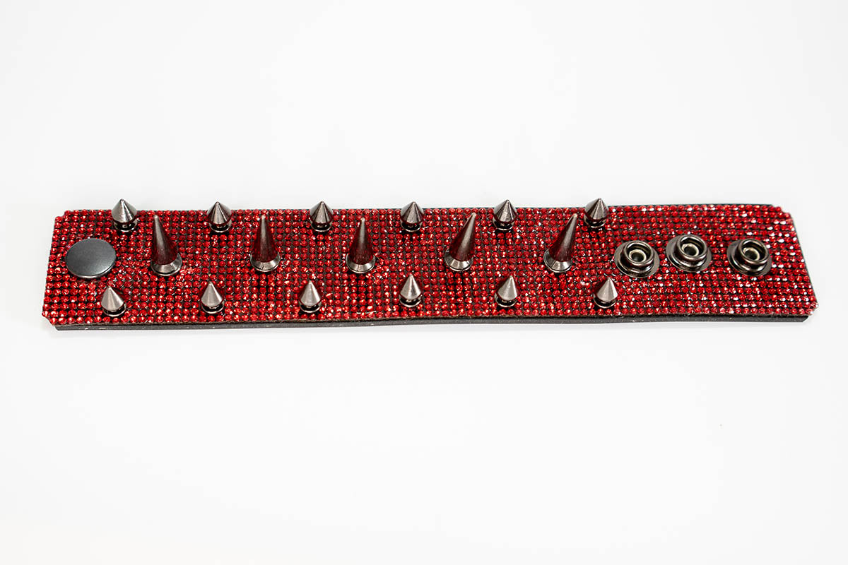 Deviant Cuff in Red