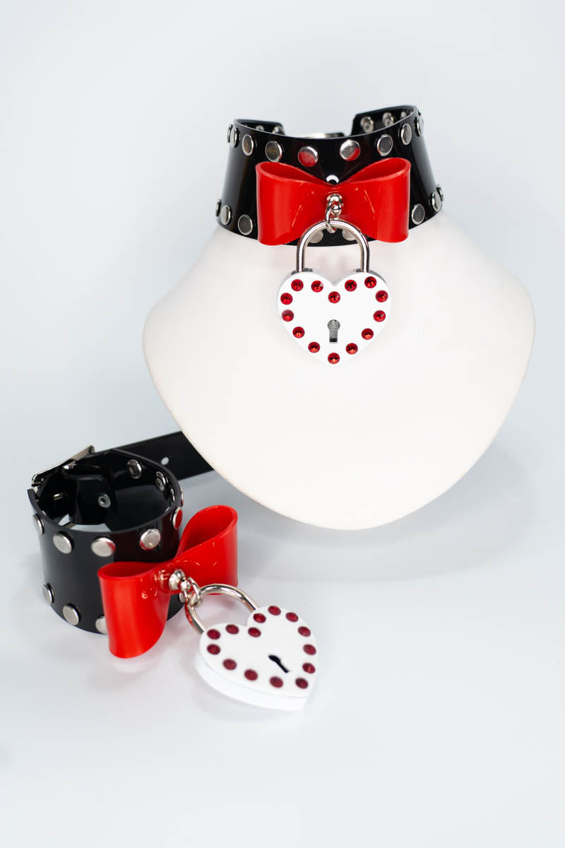 Flirt Choker in Black