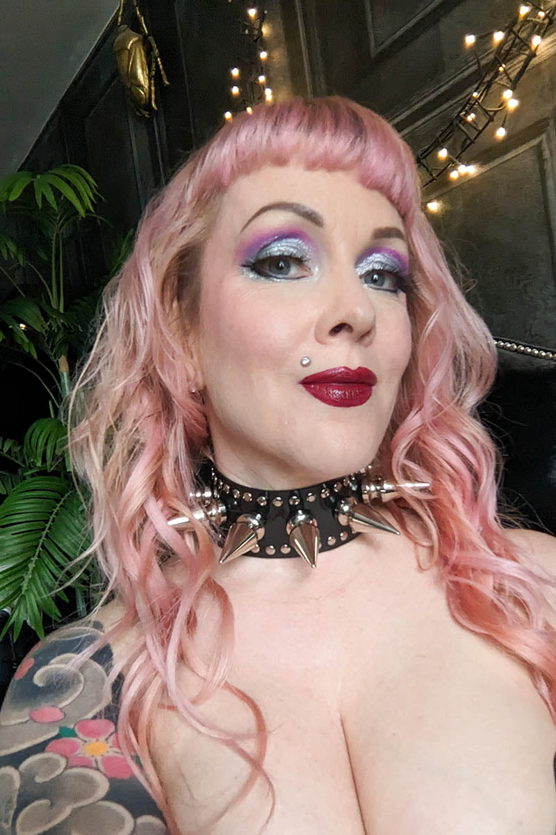 Diva Giant Spikes Choker