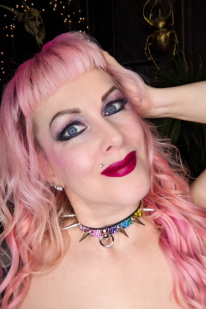 Tease Choker in Rainbow