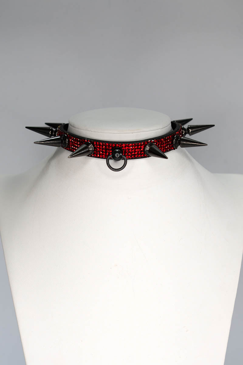Tease Choker in Red