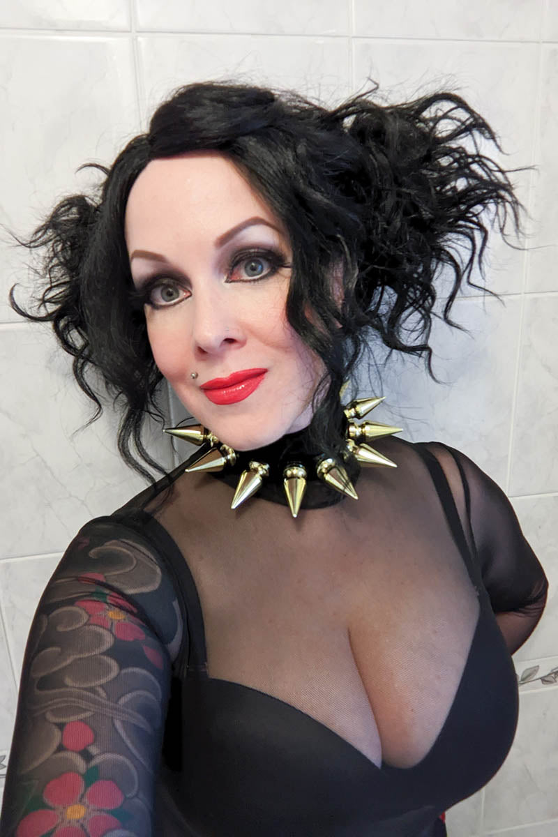 Giant Spikes Choker