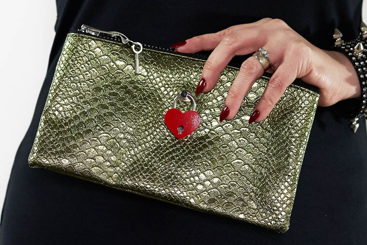 Make up bag w/ padlock in Snake