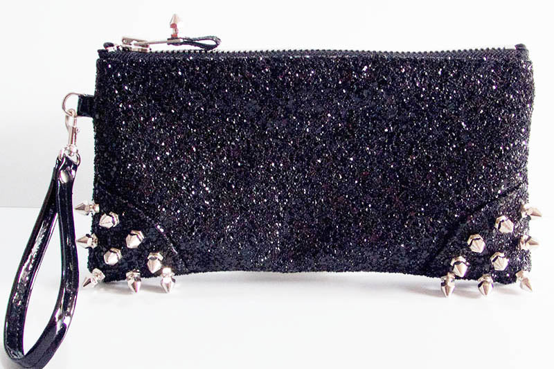Clutch bag w/ spikes in Glitter