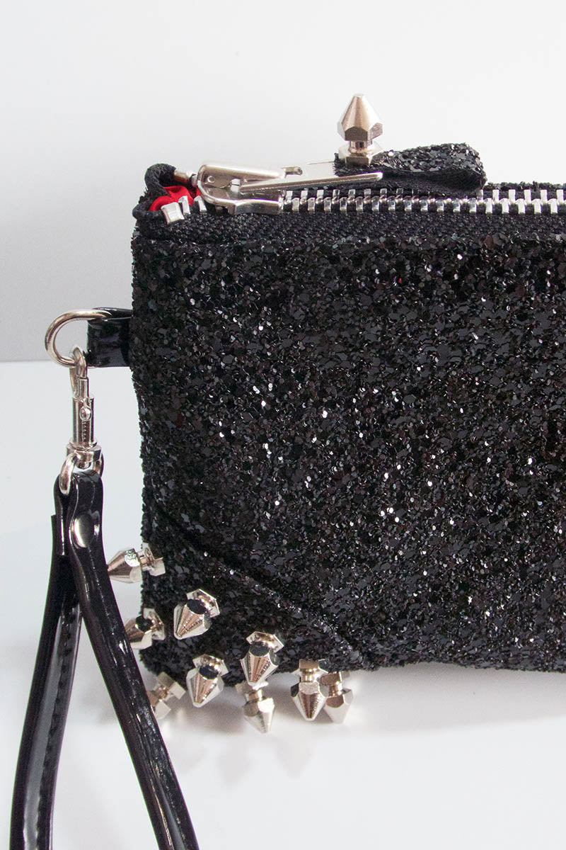 Clutch bag w/ spikes in Glitter