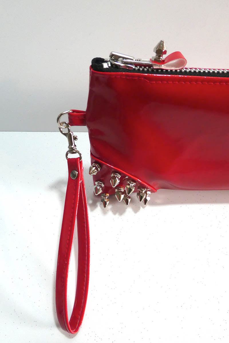 Clutch bag w/ spikes in Gloss PVC