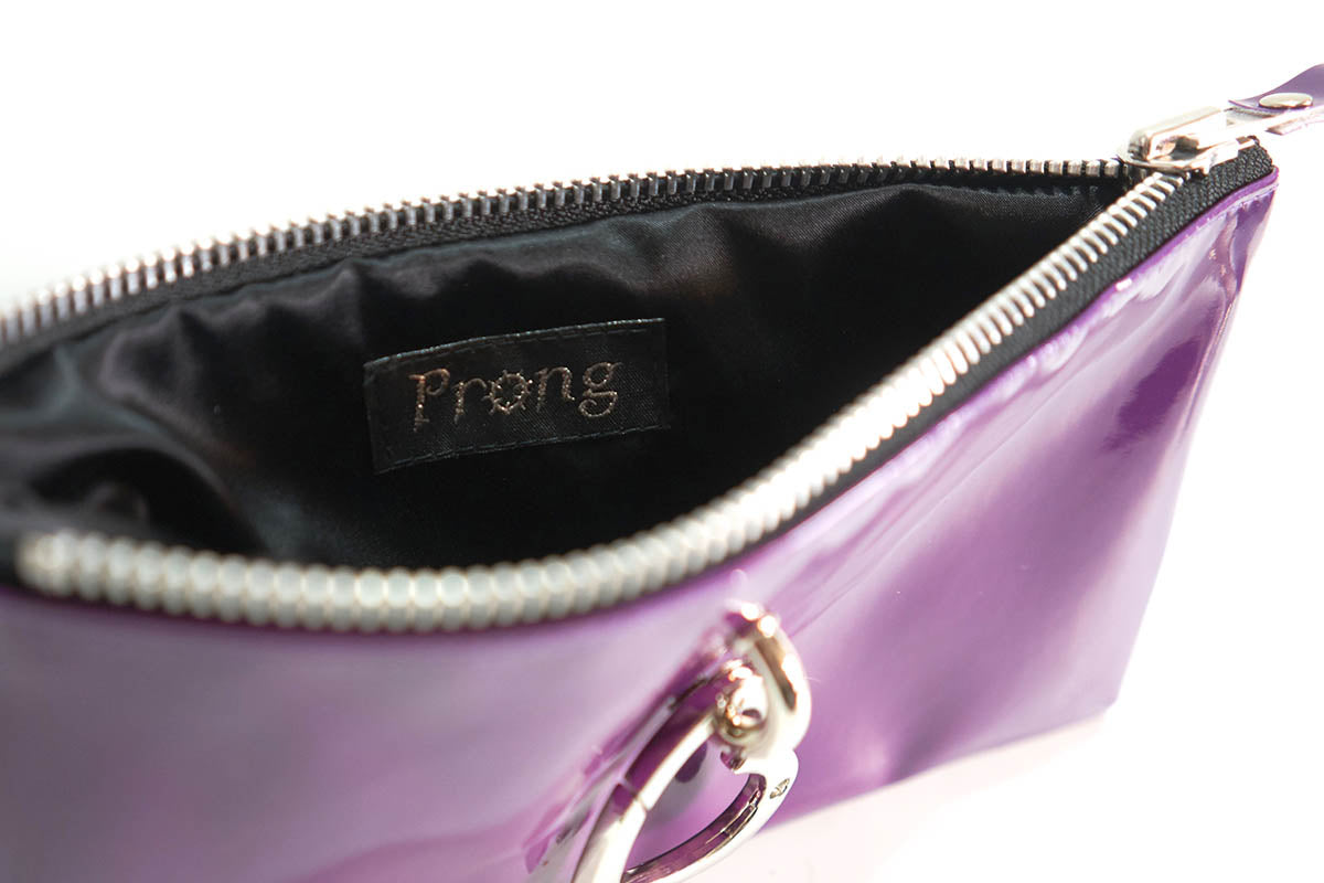 Clutch bag w/ Heart in Gloss PVC