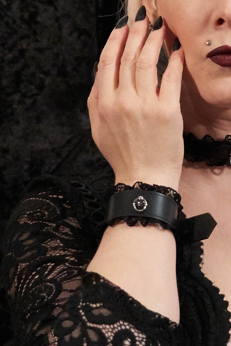 Bangle w/ Silver Ring and Lace