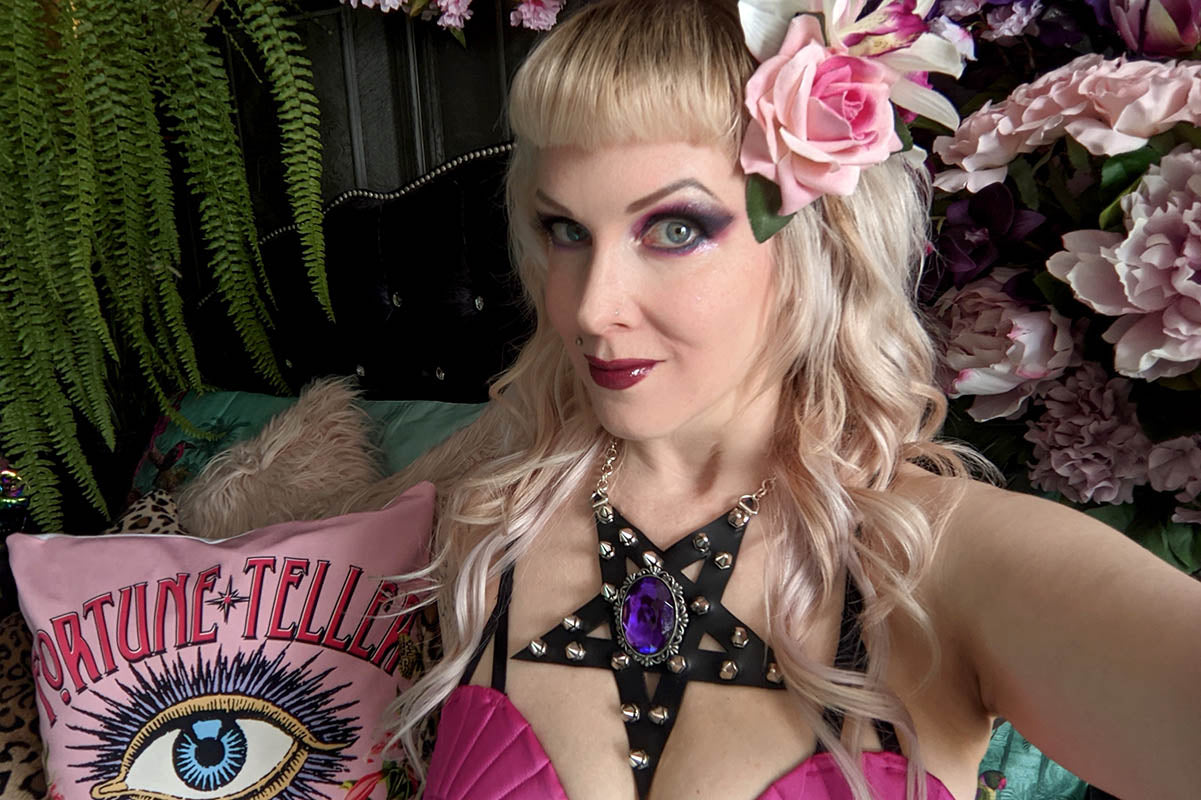 Large Spiked Pentagram with Brooch