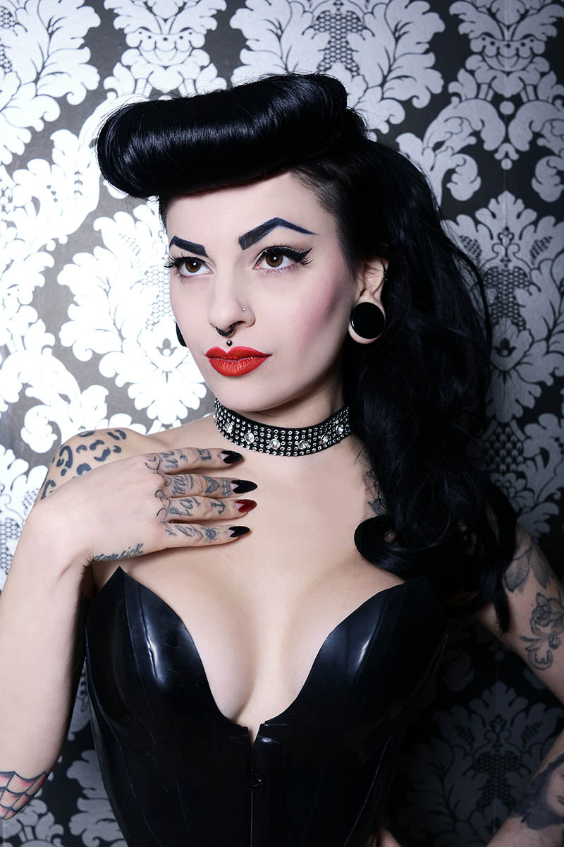 Diamante Choker w/ Crystal Rivets