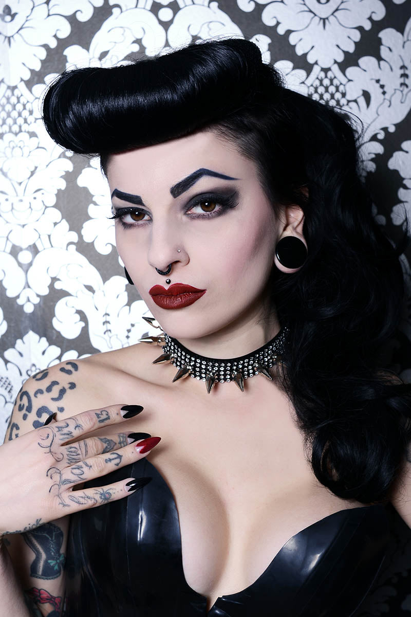 Diamante Choker with Large Spikes