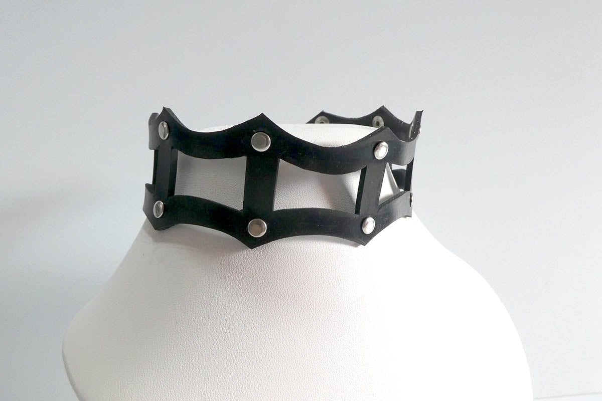 Cobweb Choker