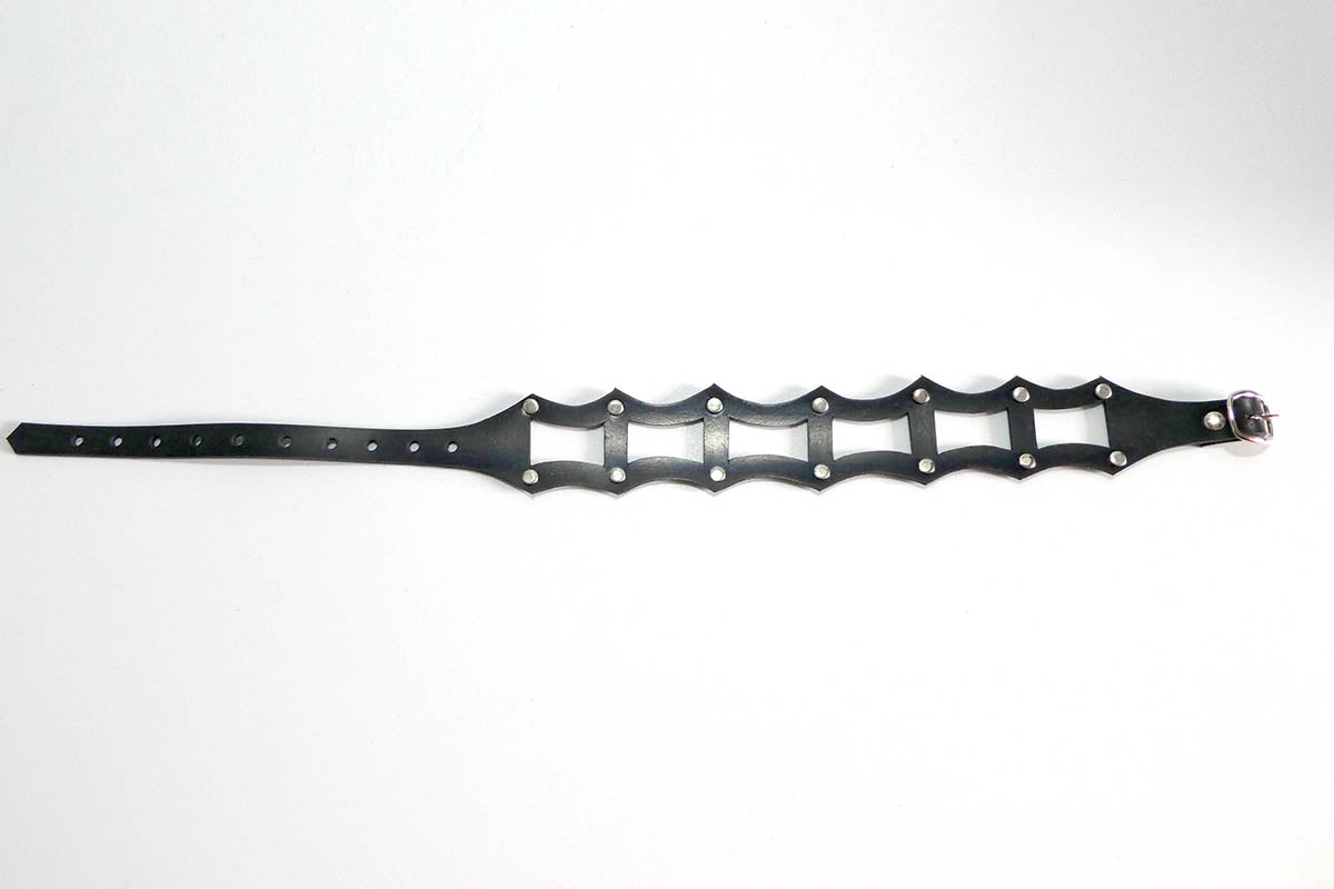 Cobweb Choker