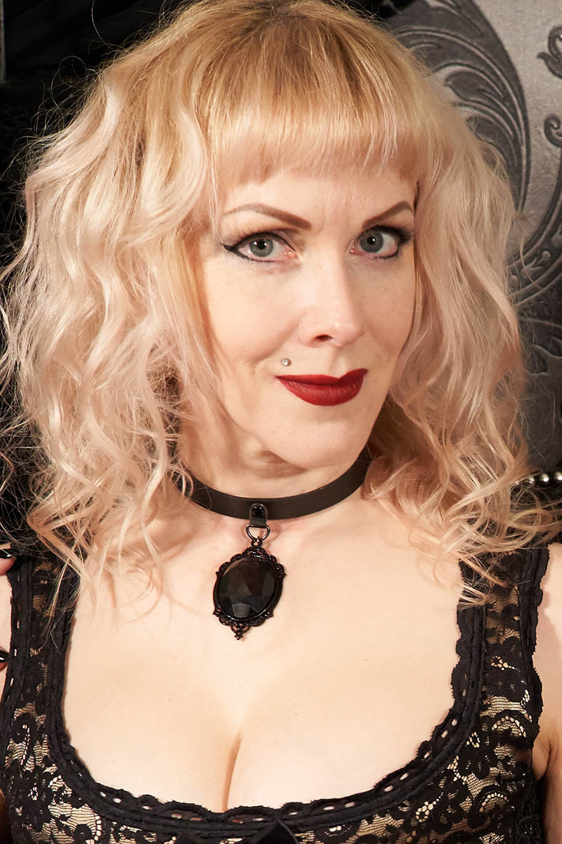 Baroque Crystal Pendant Choker