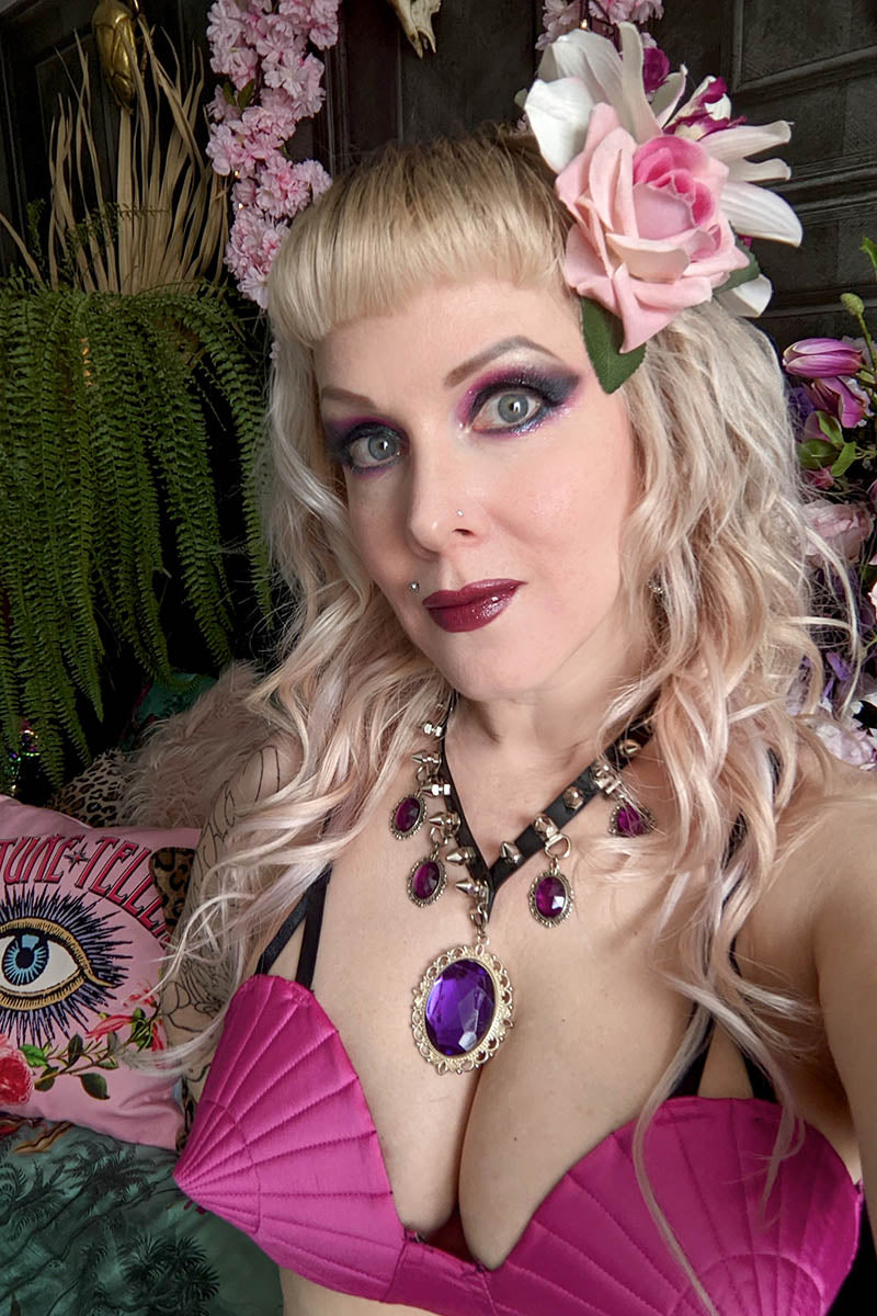 Baroque Pendant Necklace