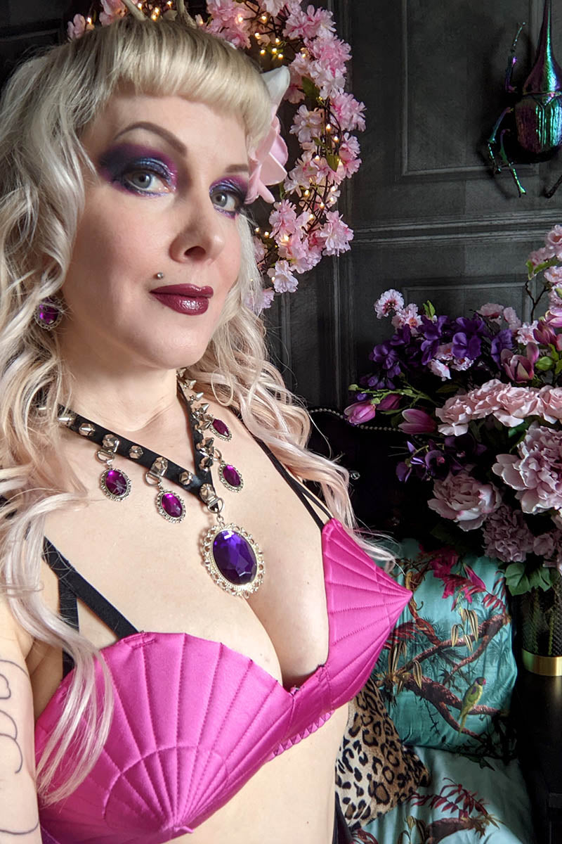 Baroque Pendant Necklace