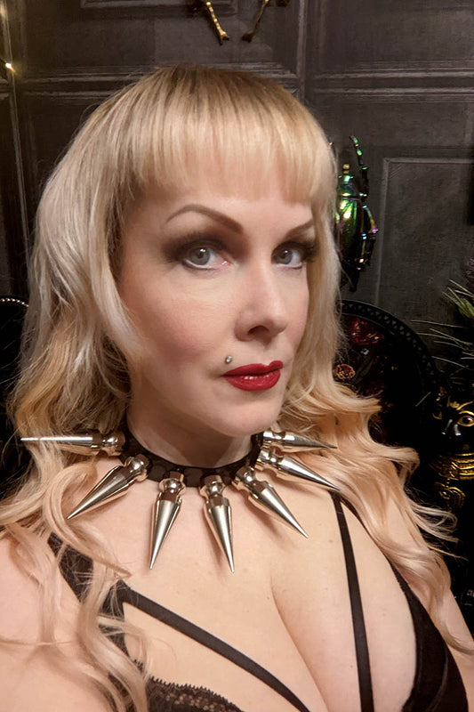 Supersize Giant Spikes Choker