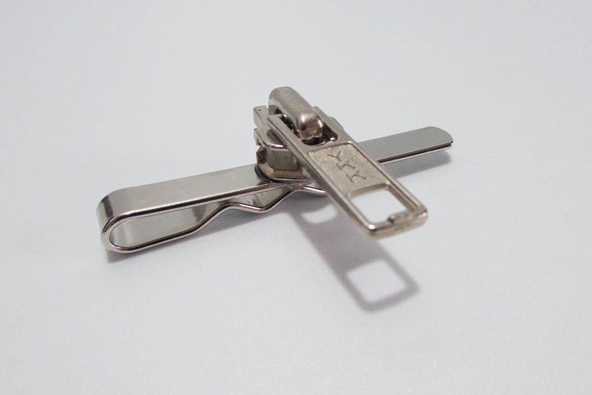 Tie Bar w/ Zip