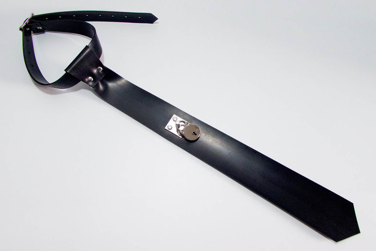 Skinny Tie with Padlock