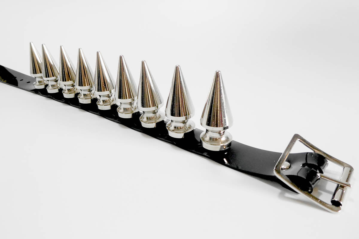 Giant Spikes Choker