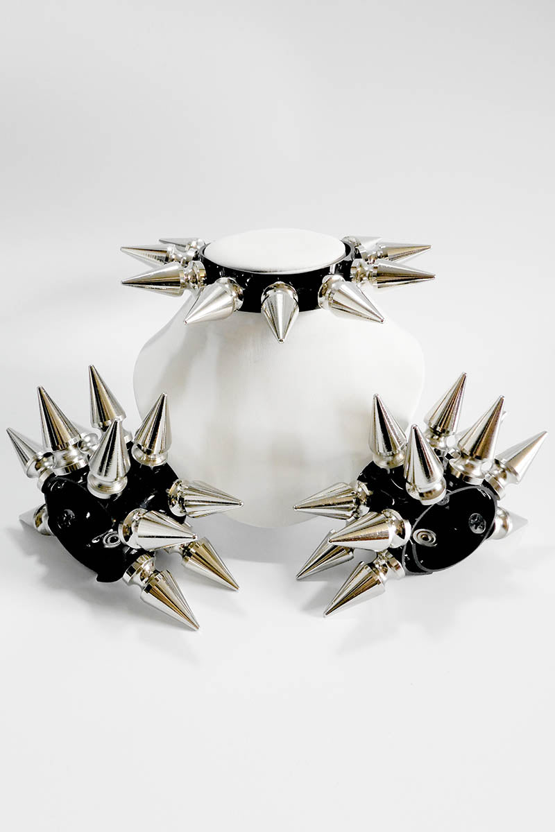 Giant Spikes Choker