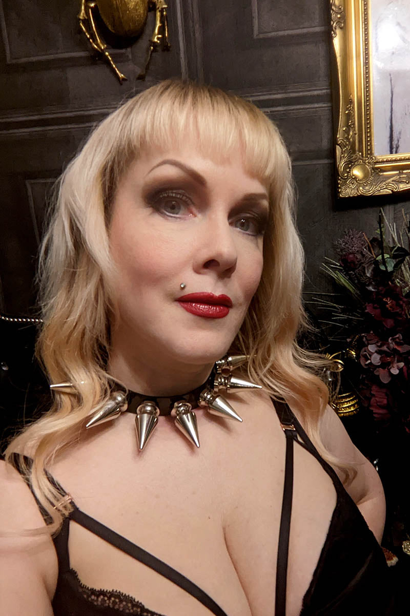 Giant Spikes Choker