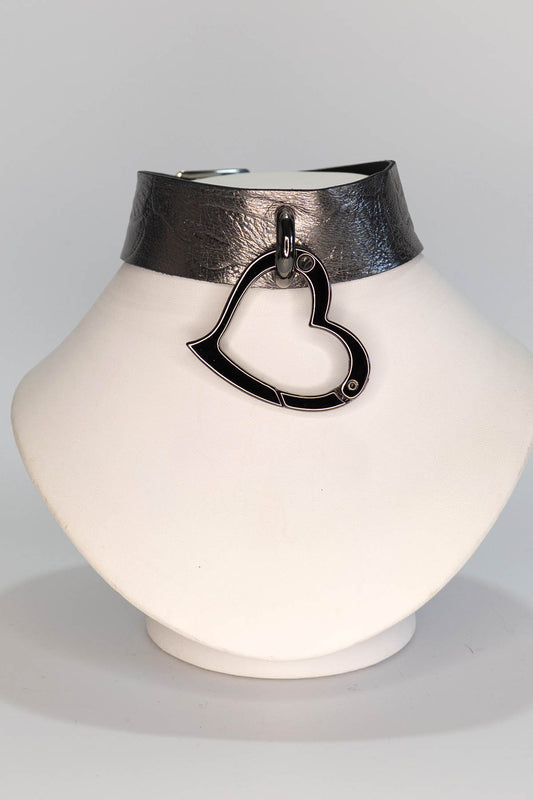 Dark Silver Leather Love Trap Choker