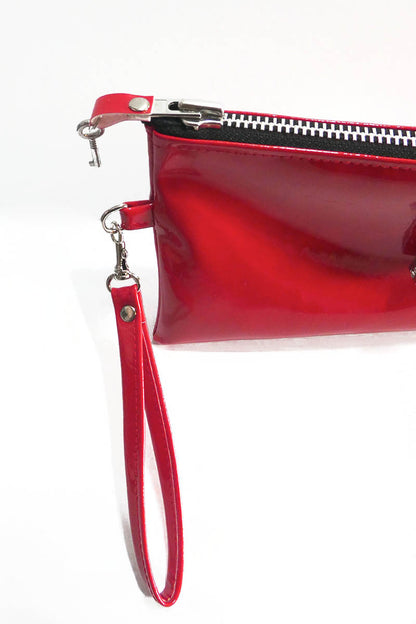 Clutch bag w/ padlock in Gloss PVC