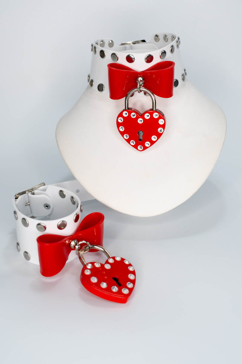 Flirt Choker in White