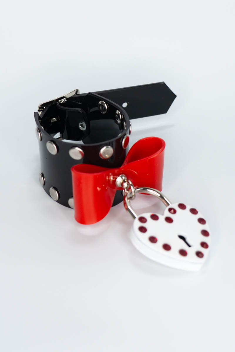 Flirt Bracelet in Black