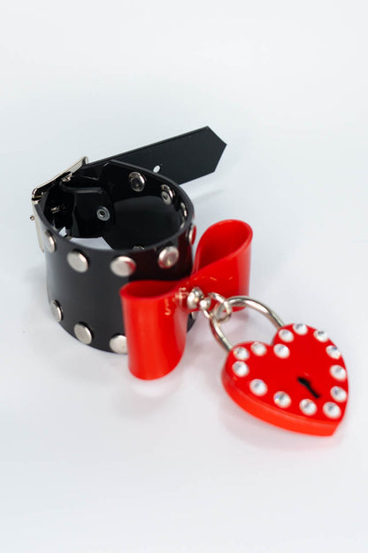 Flirt Bracelet in Black