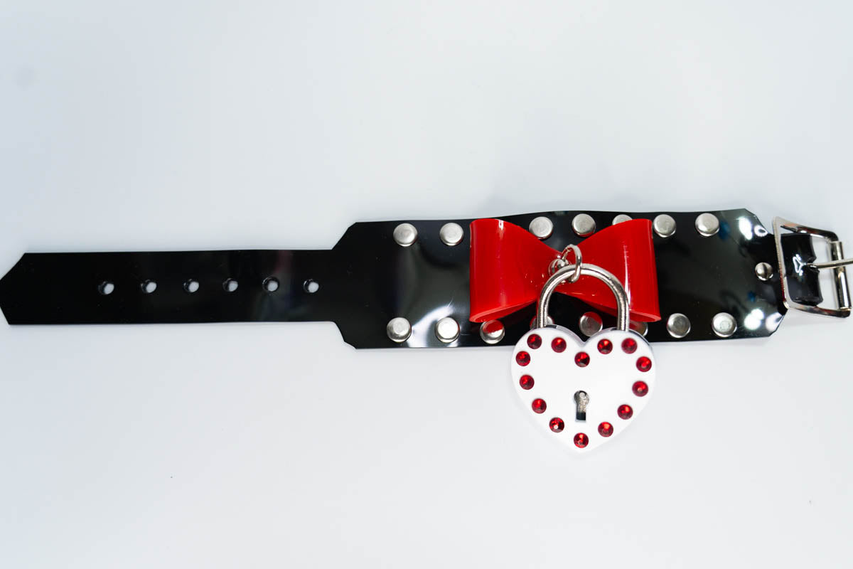 Flirt Bracelet in Black