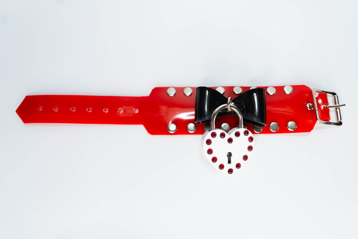 Flirt Bracelet in Red