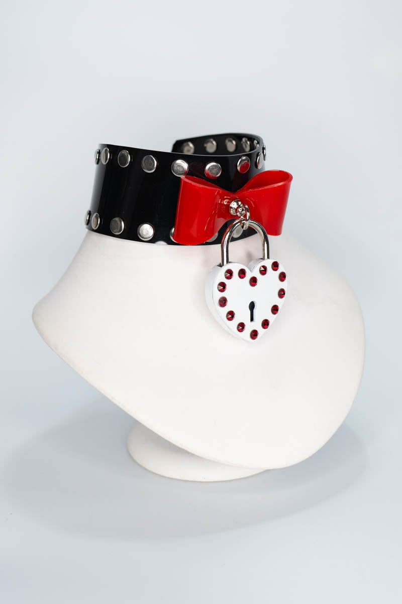 Flirt Choker in Black