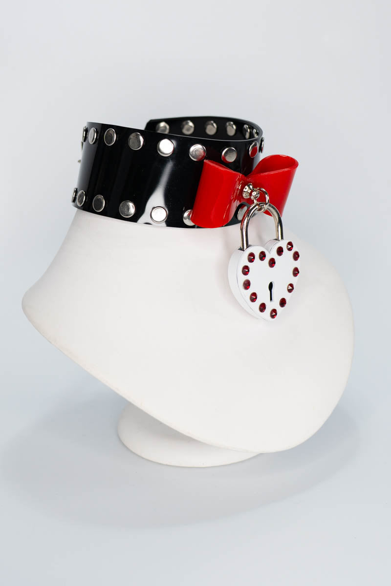 Flirt Choker in Black