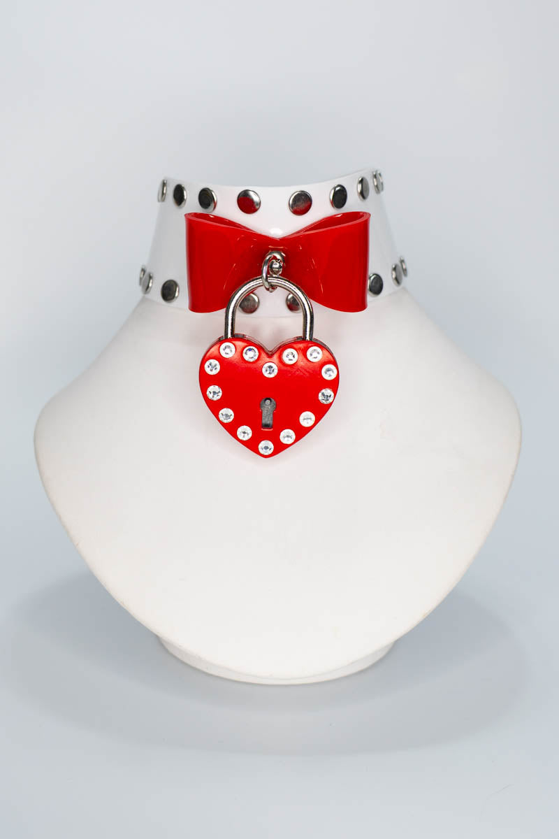 Flirt Choker in White