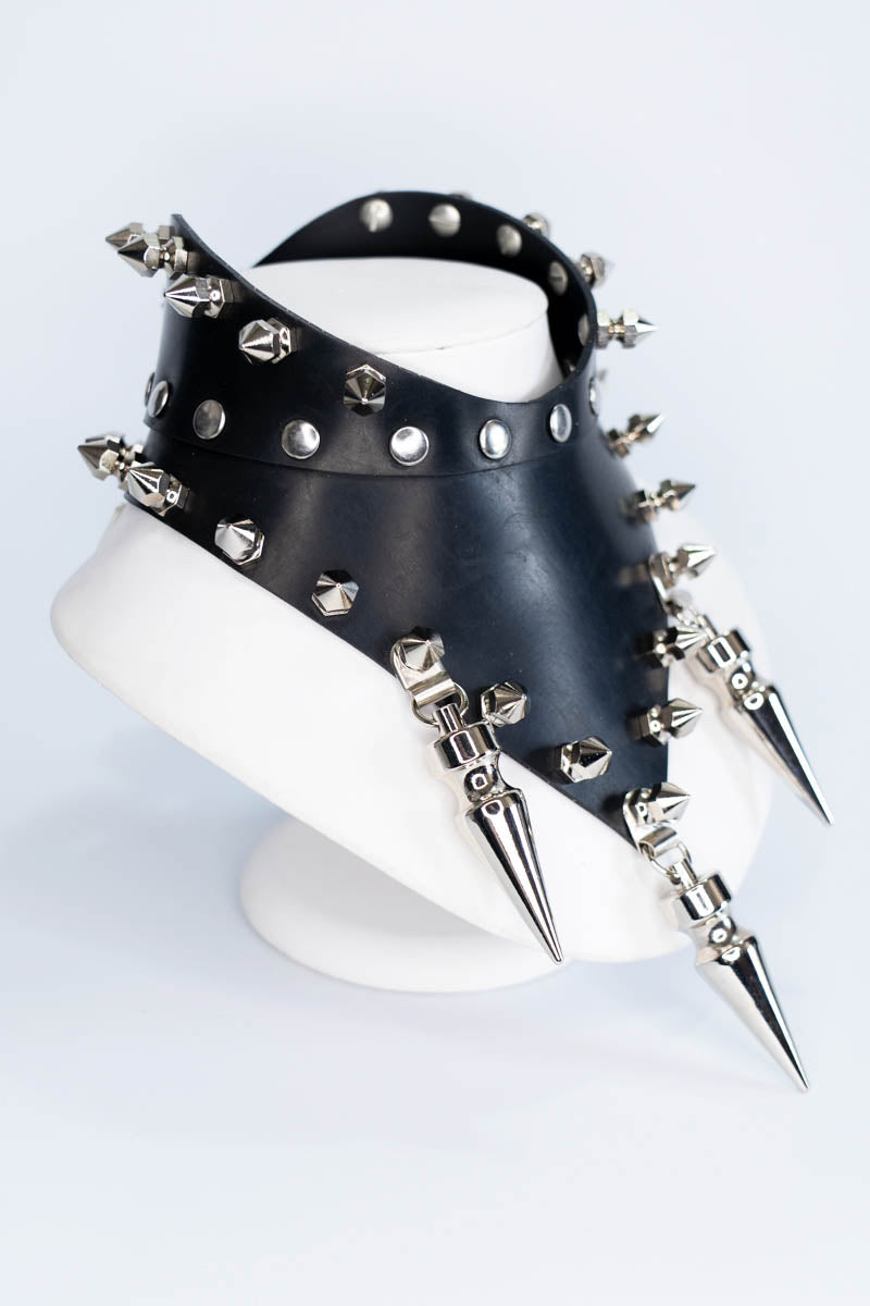 Half Posture Collar with Giant Spike Drops