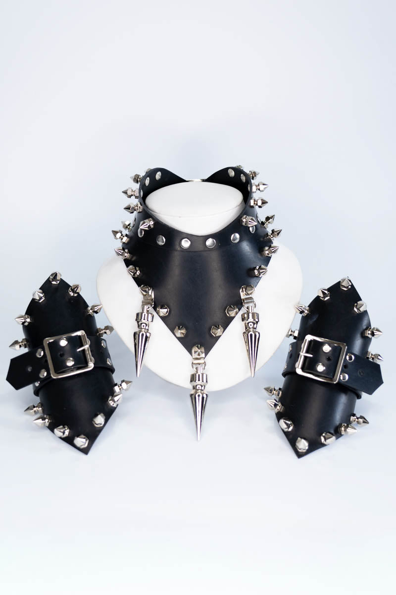 Half Posture Collar with Giant Spike Drops
