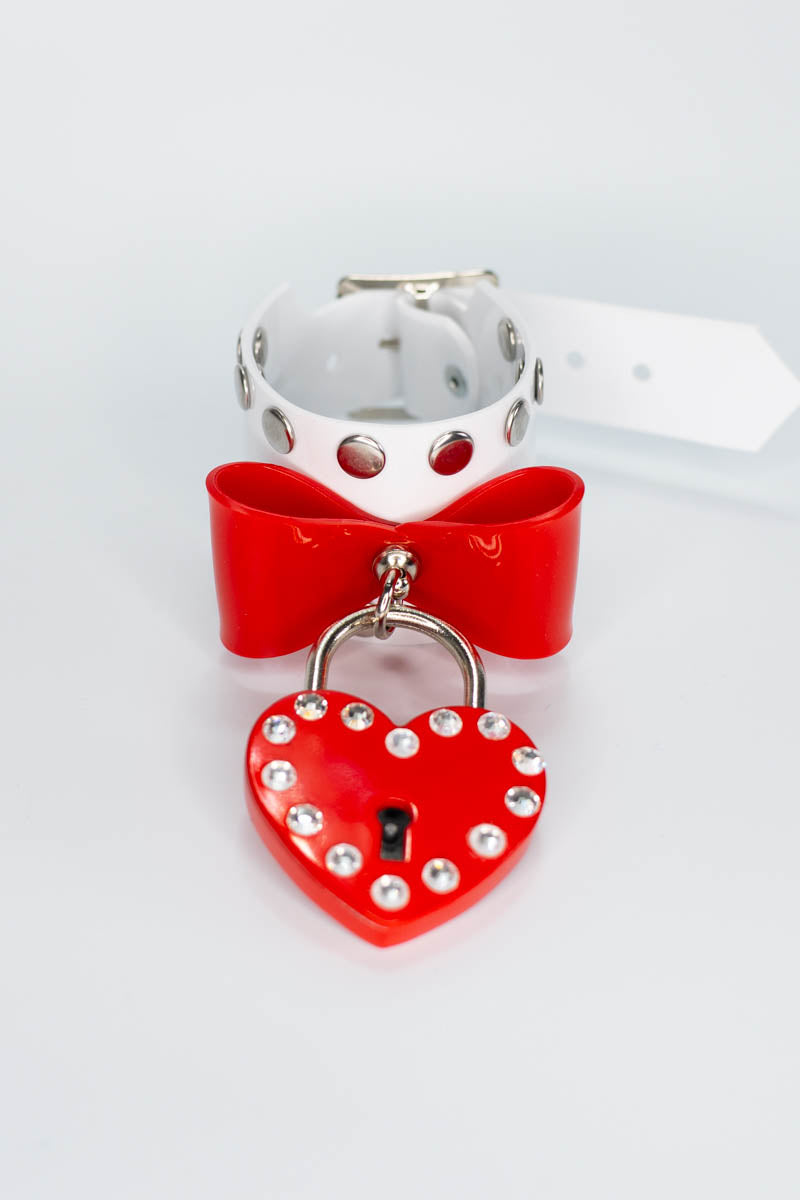 Flirt Bracelet in White