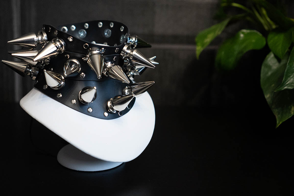 Giant Spikes Posture Collar
