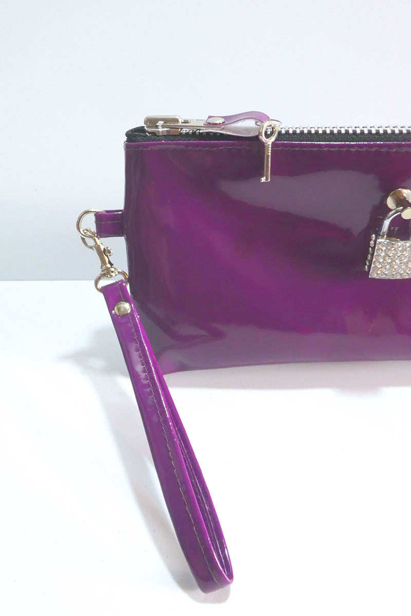 Clutch bag w/ padlock in Gloss