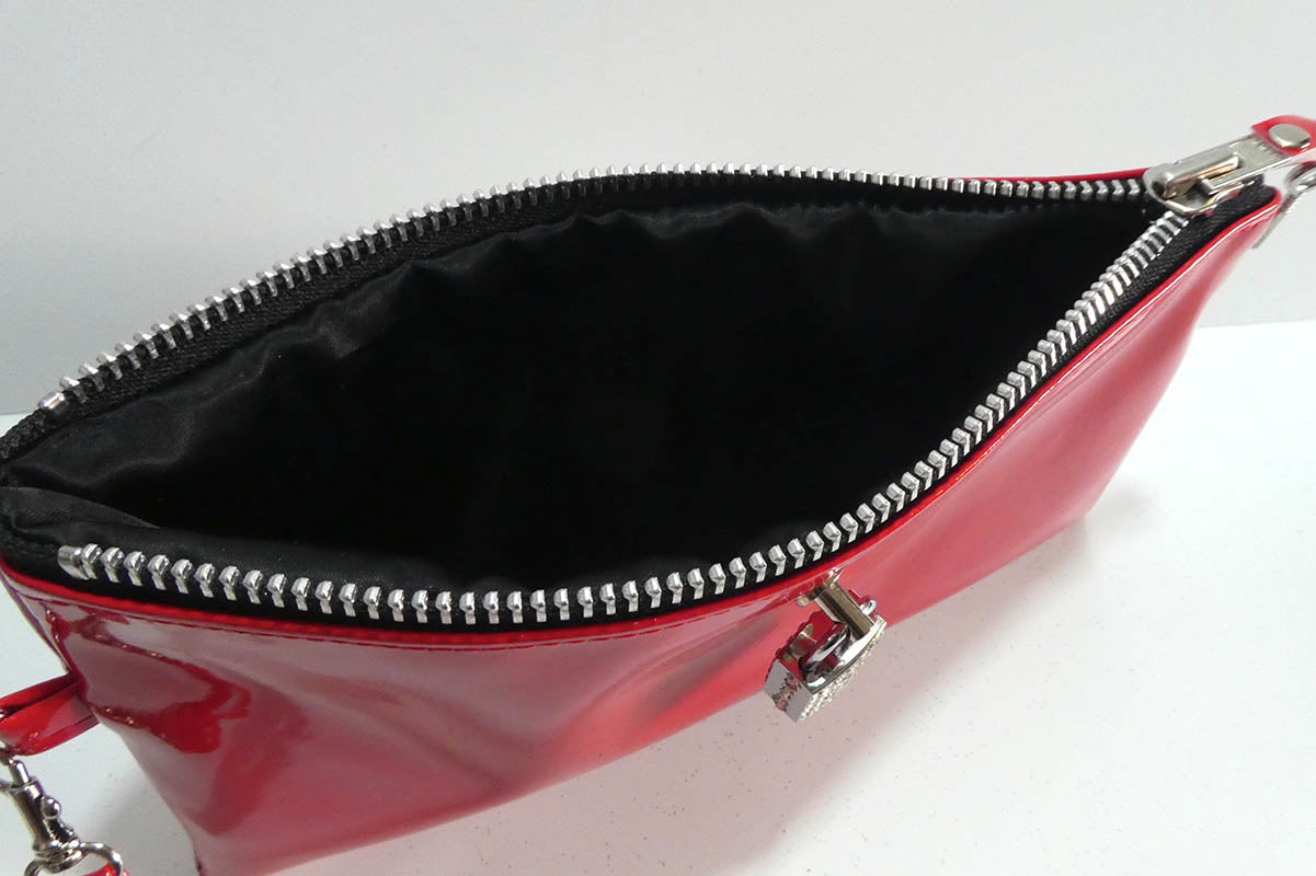 Clutch bag w/ padlock in Gloss