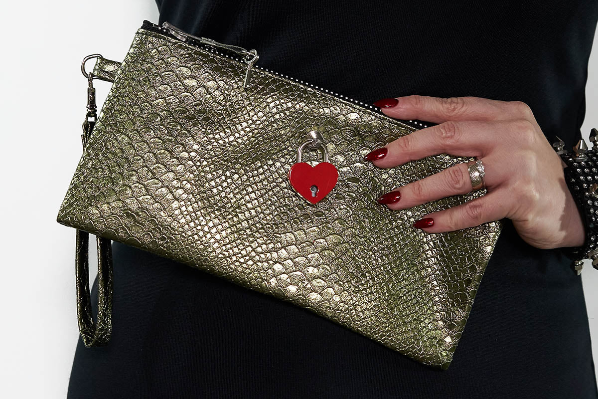 Clutch bag w/ padlock in Snake