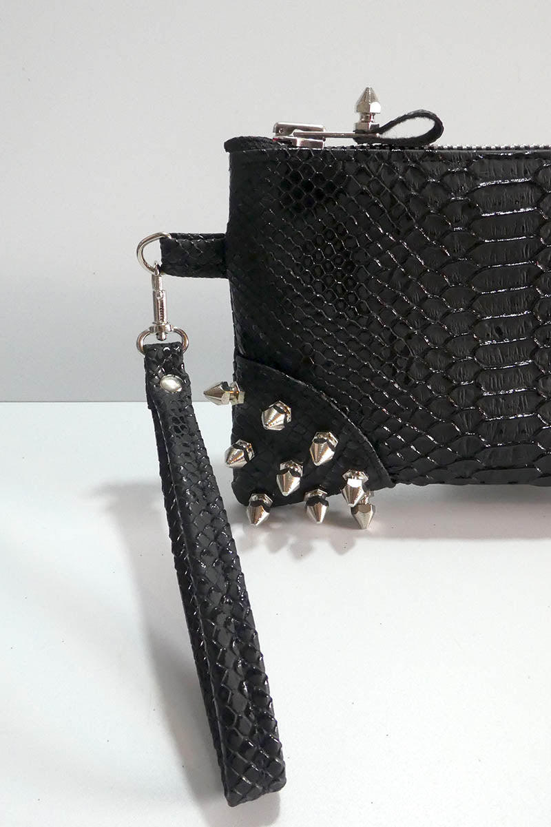 Clutch bag w/ spikes in Snake